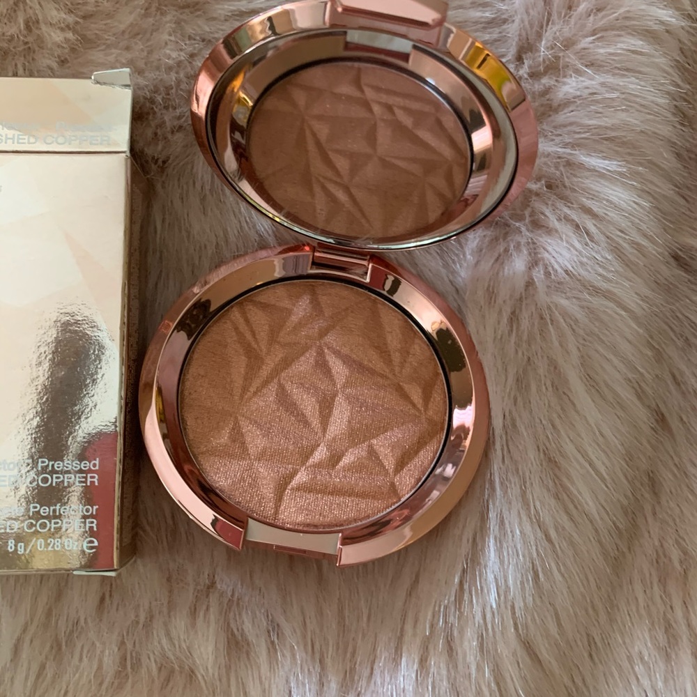 Becca highlighter blushed copper